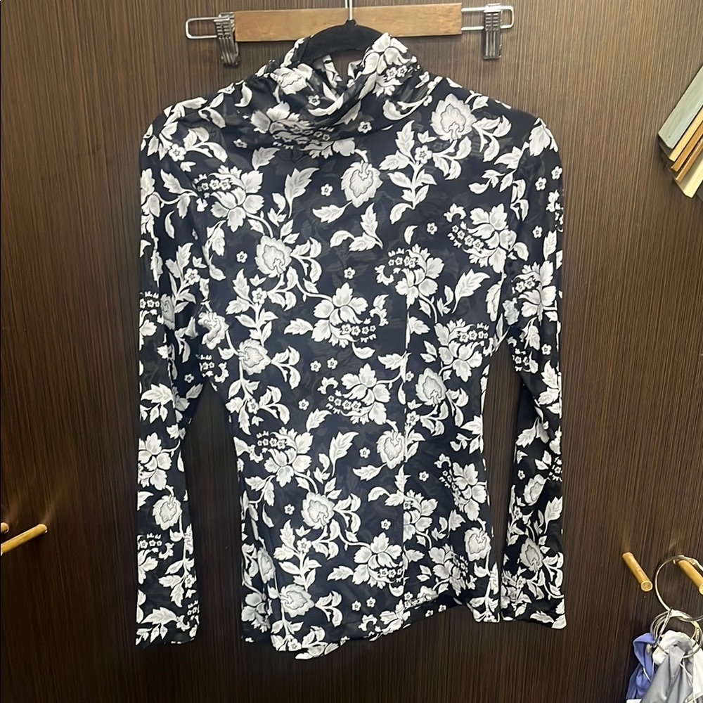 White House Black Market Fitted Long Sleeve Black and White Blouse